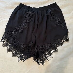 Tobi Lace Shorts